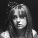 Josie Gyllensko als Sarah