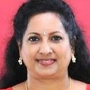 Mini Arun als Lady disguised as Benny's mother