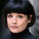 Neshla Caplan als Chrissie Rebus