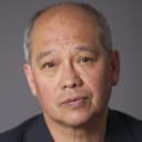 David Yip als Chuck Lee