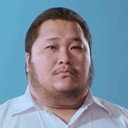 David Saragih als Mr. Hanoeng