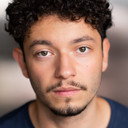 Sebastian Orozco als Dom