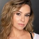 Danielle Harris als Belle