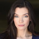 Sara Torres als Stephanie Marshall