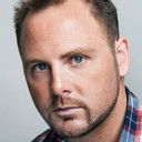 Phillip Brooks als Armed Cyborg