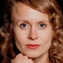 Anna Kurika als Nadia