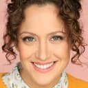 Anna Rose Hopkins als Summer