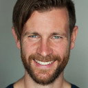 Liam Browne als Manchester / Old Man Chester