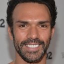 Darren Shahlavi als Sabine Moreau's Bodyguard (uncredited)