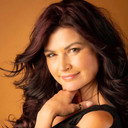 Amy DiLorenzo als Handmaiden Amalie