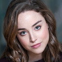 Clare Butler als Esmé Halterlein
