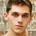 Théo Augier als Grayson Spencer