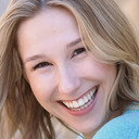Paige Larkowski als Vivian