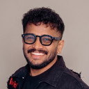 Basil Joseph als Young Politician