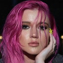 Maria Tichinskaya als Dasha