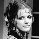 Anny Duperey als Hélène, une tante de Pierre