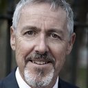 Griff Rhys Jones als Tino