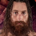 Ross Cooke als Saxon Huxley