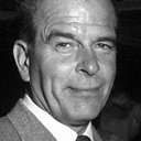 Douglas Kennedy als Capt. Walter Riley