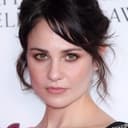 Tuppence Middleton als Helen