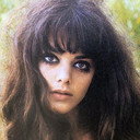 Tina Aumont als Henriette