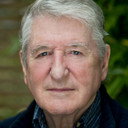 William Maxwell als Judge Swinton Thomas