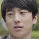 Park Do-jin als Cheol-ho