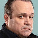 Shaun Williamson als Mr Martin