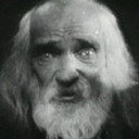 Владимир Михайлов als Priest