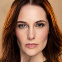 Kendra Anderson als Sarah