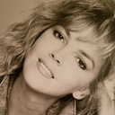 Laura Burkett als Girl in Sand