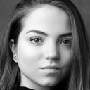 Ivana Bueno als Adolescent Clara