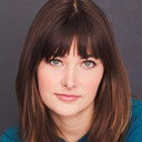 Ava Bunn als Dr. Sam Tosh