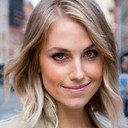 Emily Shaffer als Olive