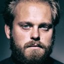 Simon Van Buyten als Lowry