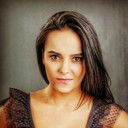 Tuğba Begde als Arzu