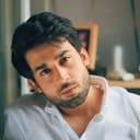 Bilal Abbas Khan als Salman Saeed