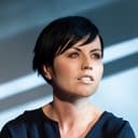 Dolores O'Riordan als Singer