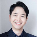 이현호 als Jeong-won's Assistant