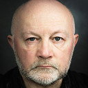 Sean Connolly als Maitre D / Golfer / Stylists / Angry Panto Horse / Hospital Characters (voice)