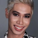 Raf Pineda als Self