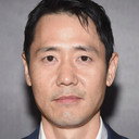 Rob Yang als Edward Homm