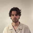 Alex Doux als Julian