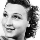 Alimedes Nelson als Angela