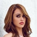 Yanet Garcia als Pamela