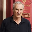 Larry Lamb als Gregory