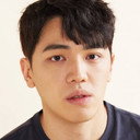 Choi Joon Gu als Ha Jin Seo