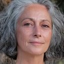 Carole Trevoux als Sylvie Desforges, Jim's mother