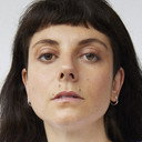 Valérie Tellos als Florence