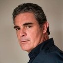 Julián Legaspi als Periodista